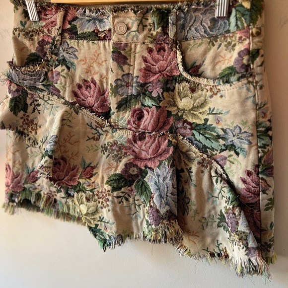 Zara Tapestry Style Floral Skirt M GUC 💐 - Picture 2 of 7